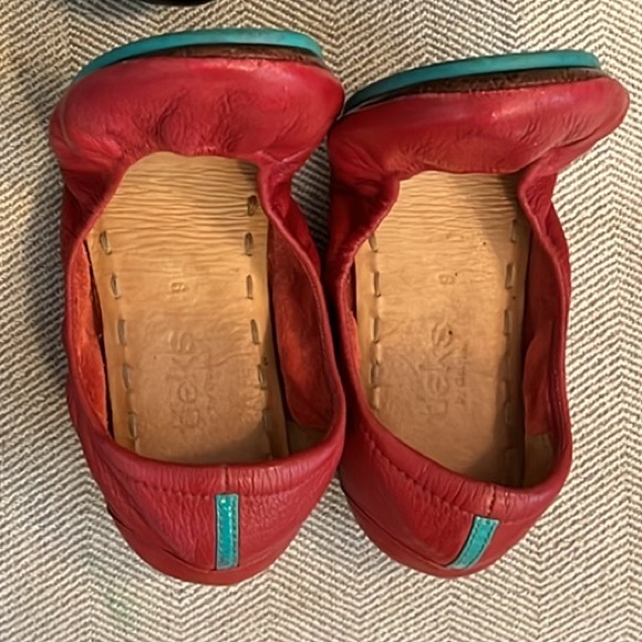 Red Tieks Size 9 - Picture 5 of 6